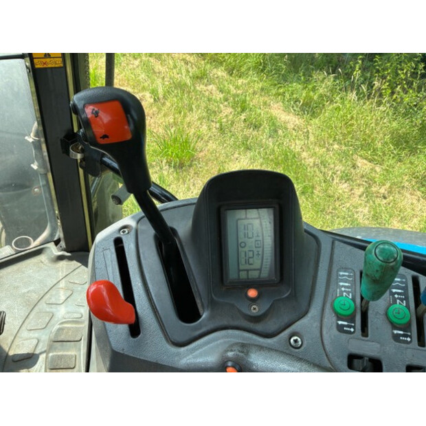 2005 New Holland TS135A-SA-4WD-48686093