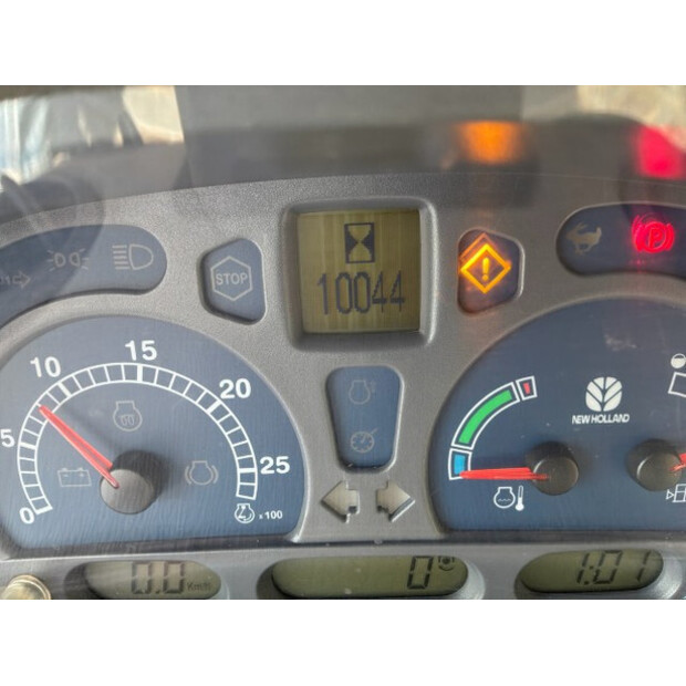2005 New Holland TS135A-SA-4WD-48686099