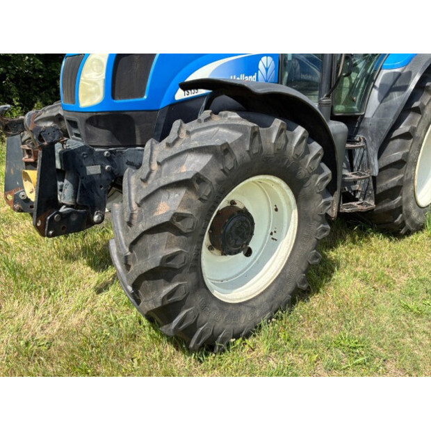 2005 New Holland TS135A-SA-4WD-48686101