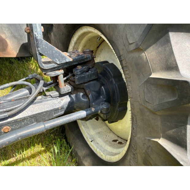 2005 New Holland TS135A-SA-4WD-48686102