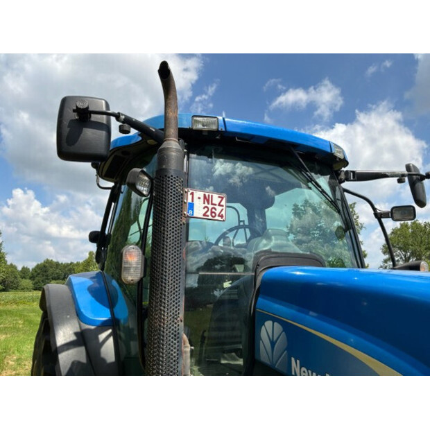 2005 New Holland TS135A-SA-4WD-48686106
