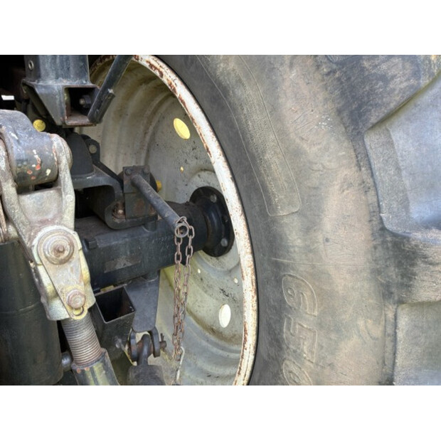 2005 New Holland TS135A-SA-4WD-48686112