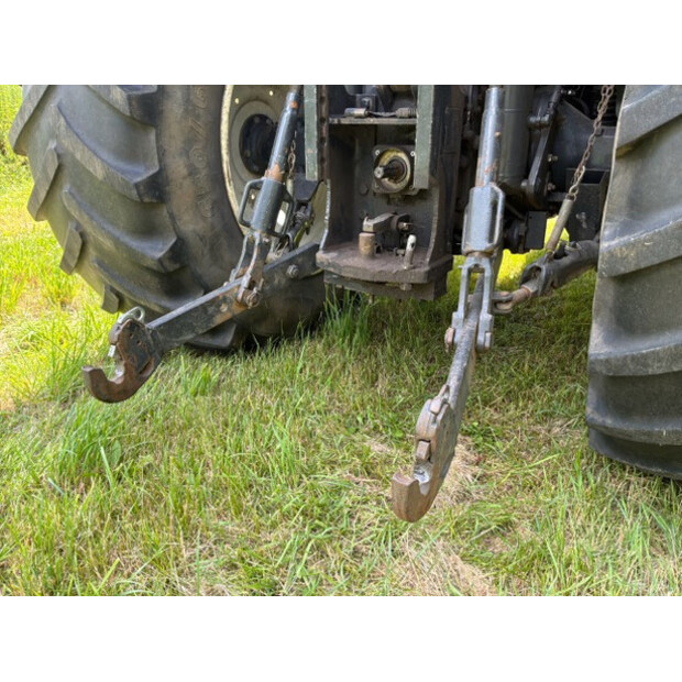 2005 New Holland TS135A-SA-4WD-48686113