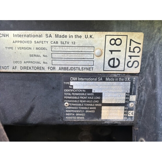2005 New Holland TS135A-SA-4WD-48686121