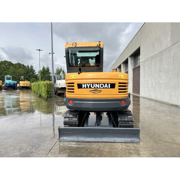 2016 Hyundai R60-48686573