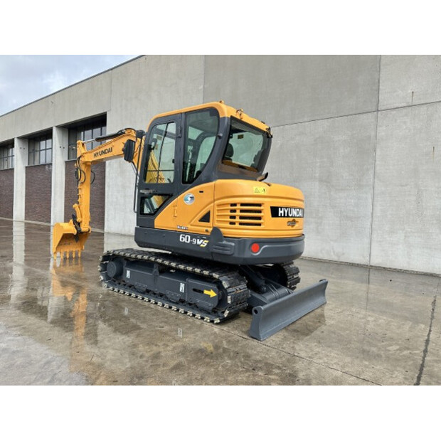2016 Hyundai R60-48686576