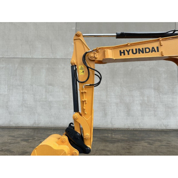 2016 Hyundai R60-48686579