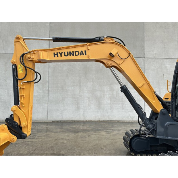 2016 Hyundai R60-48686582