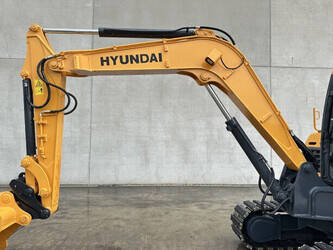 2016-hyundai-r60-1476361-48686582