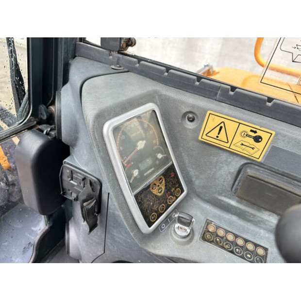 2016 Hyundai R60-48686605
