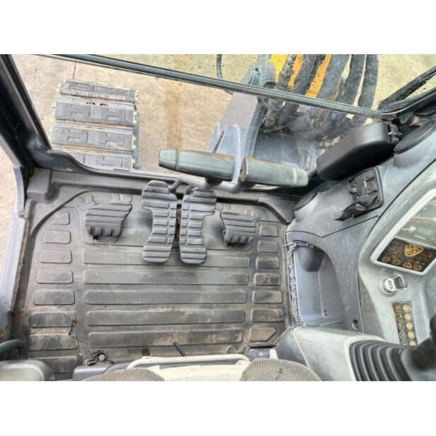 2016 Hyundai R60-48686608