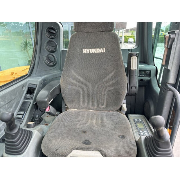 2016 Hyundai R60-48686611