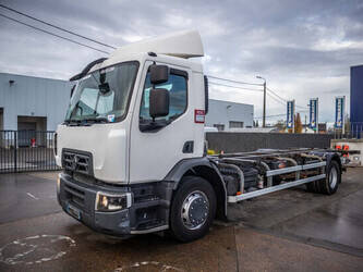 2015-renault-premium-1214478-48686858
