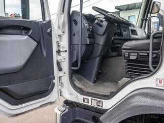 2015-renault-premium-1214478-48686868