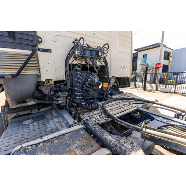 2016 فولفو FMX 460-48688316