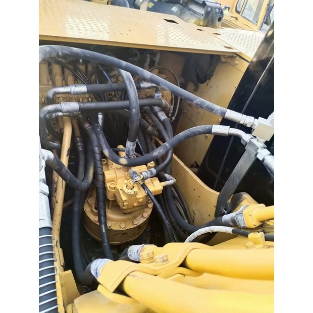 2025 كاتربيلر 320D2-48688774