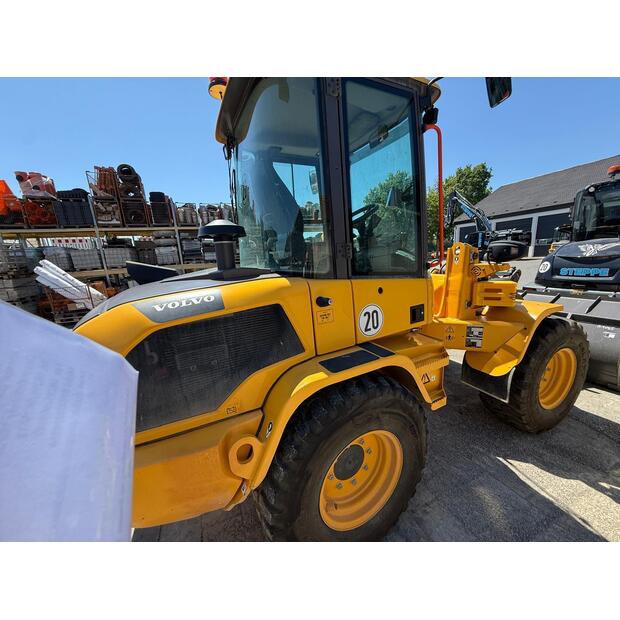 2024 Volvo L30H-48697575