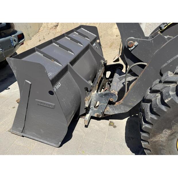 2024 Volvo L30H-48697584