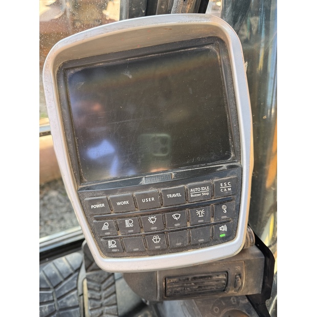 2018 Hyundai HX220L-48698289