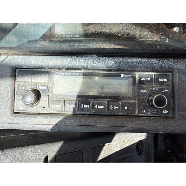 2018 Hyundai HX220L-48698293