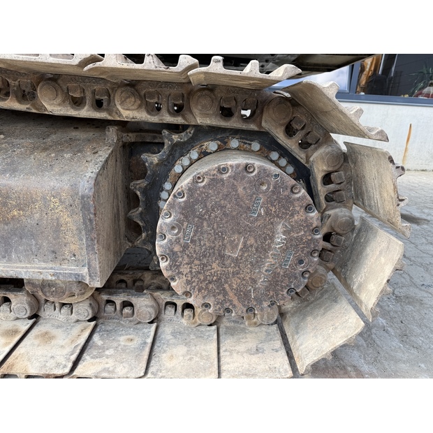 2018 Hyundai HX220L-48698310