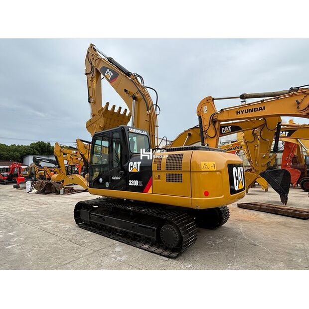 2024 Caterpillar 320D-48706985