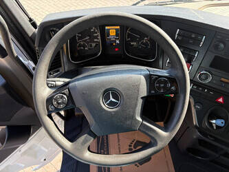 2013-mercedes-benz-actros-1476545-48711376