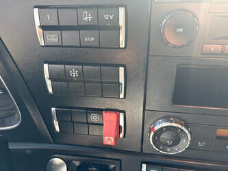 2013-mercedes-benz-actros-1476545-48711379