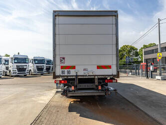 2014-renault-d26-320-6x2-dhollandia-2t-48711491