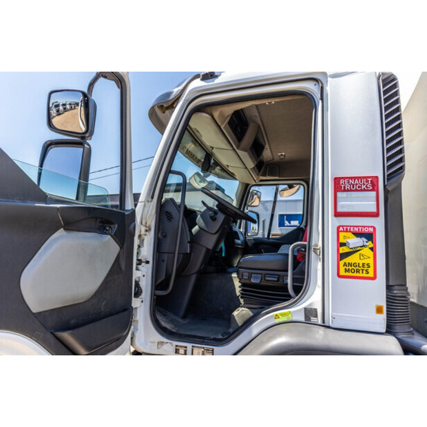 2017 Renault D26.320-48711524