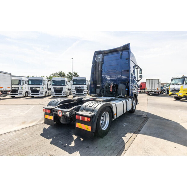 2015 فولفو FH 420-48711604
