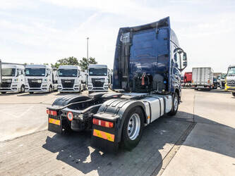 2015-volvo-fh-420-1476551-48711604
