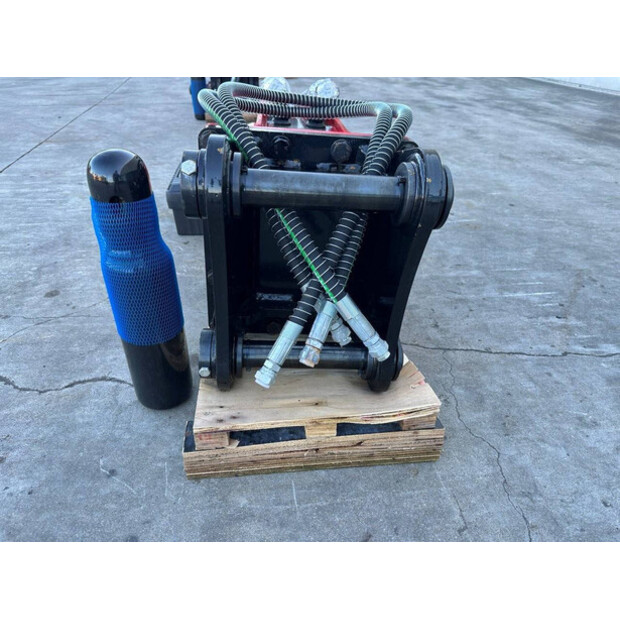 2025 JWB 750-48711845
