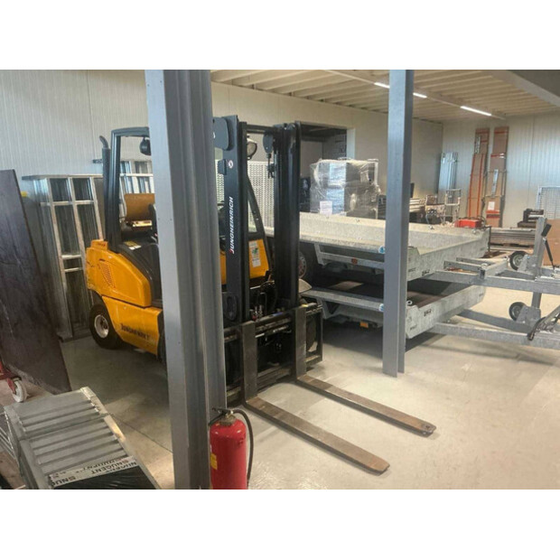 Jungheinrich TFG30S-48712190