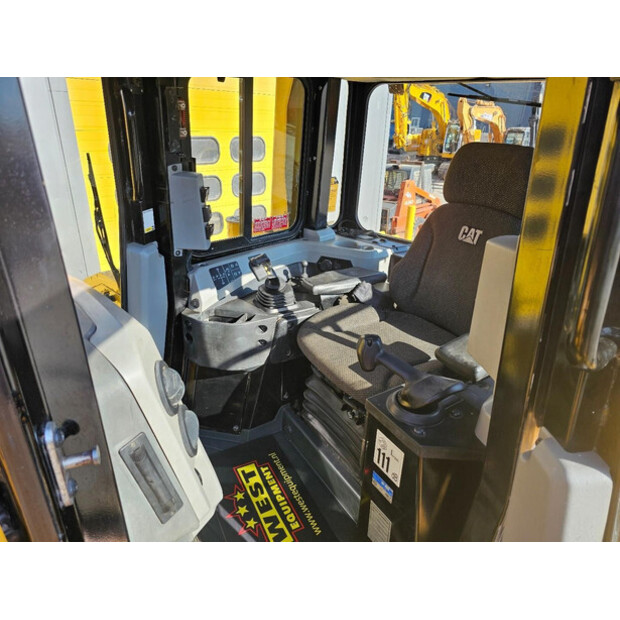 2015 كاتربيلر D6T LGP-48715204