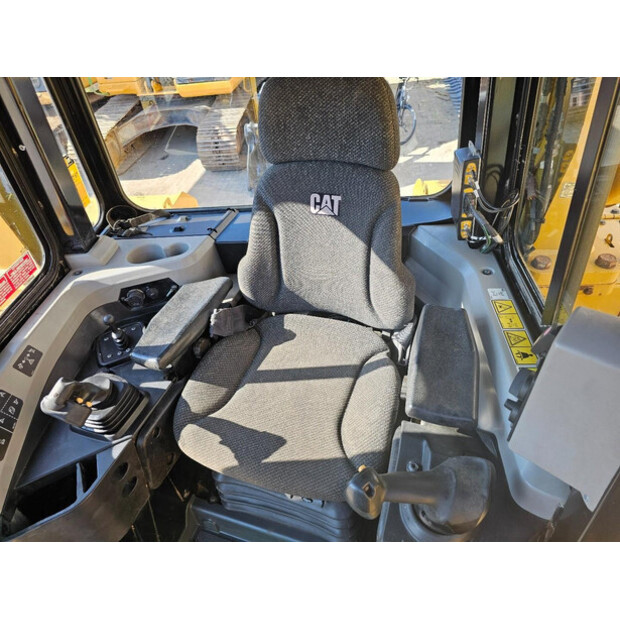 2015 كاتربيلر D6T LGP-48715205