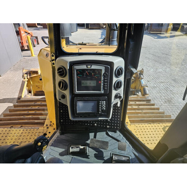 2015 كاتربيلر D6T LGP-48715206