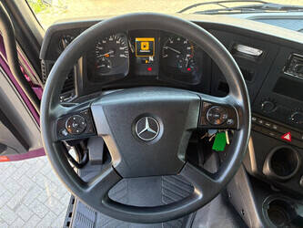 2015-mercedes-benz-antos-1476594-48715513