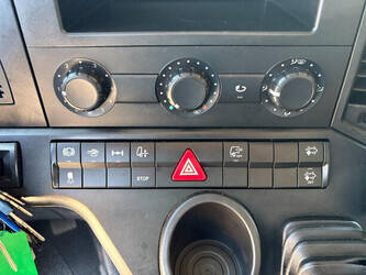 2015-mercedes-benz-antos-1476594-48715517
