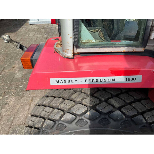 2010 Massey Ferguson 1230-48716792
