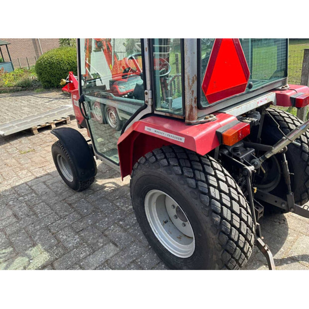 2010 Massey Ferguson 1230-48716808