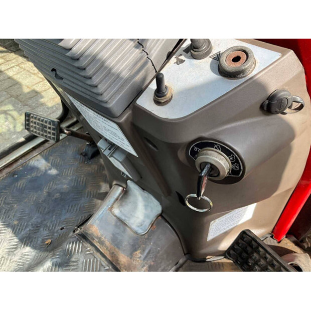 2010 Massey Ferguson 1230-48716809