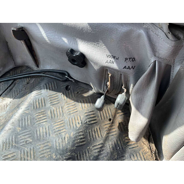 2010 Massey Ferguson 1230-48716821