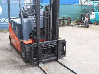 2013-toyota-8fbmt30-1476685-48717925