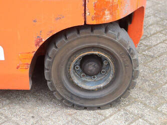 2013-toyota-8fbmt30-1476685-48717933