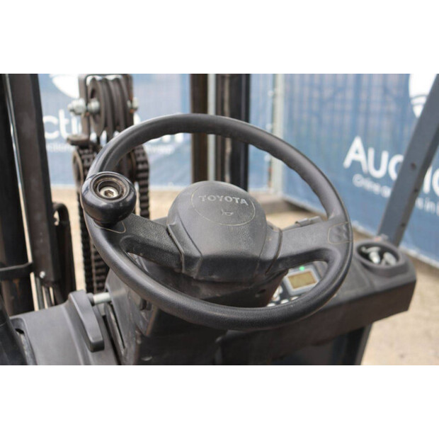 2013 Toyota 8FBMT30-48717943