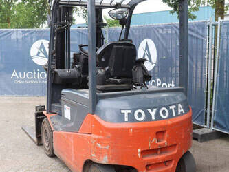 2016-toyota-8fbmkt25-1476686-48717954