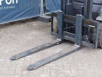 2012-fenwick-linde-e30-01-48718057
