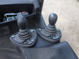 2010-linde-h25t-01-1476693-48718203