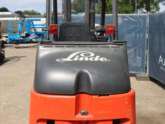 2000-linde-e25-600-02-48718214